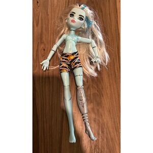 Monster High Ghoul Spirit FRANKIE STEIN Doll Shorts Only 10.5 Inches Tall